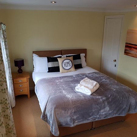 Апартаменты Slough Centre Townhouse With Driveway Parking For Up To Two Cars Экстерьер фото
